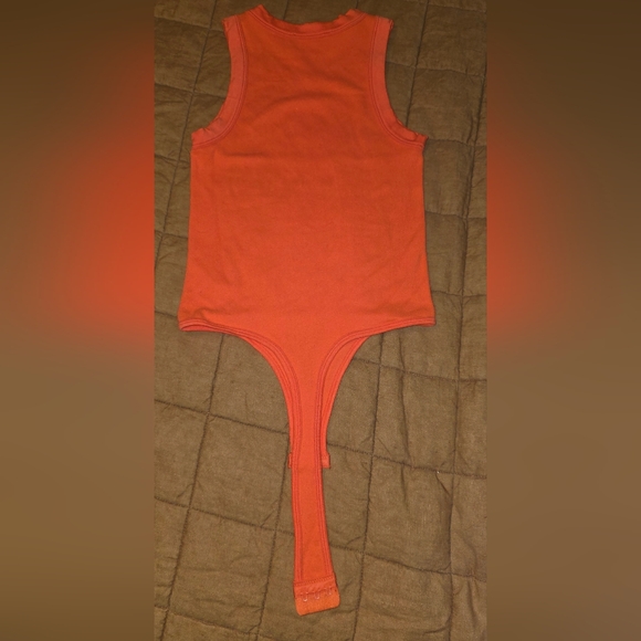 Orange Ribbed Top S/M - Picture 3 of 4
